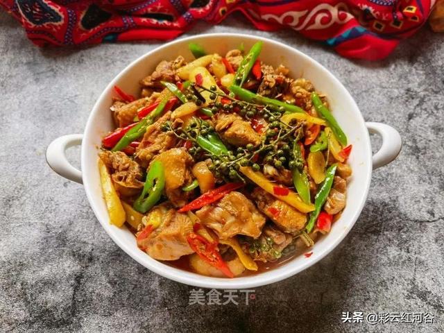 土鸡炒青花椒（仔姜青花椒炒柴鸡）(1)